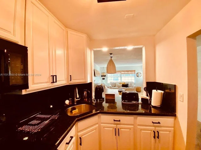 325 Ocean Dr # 408, Miami Beach FL 33139