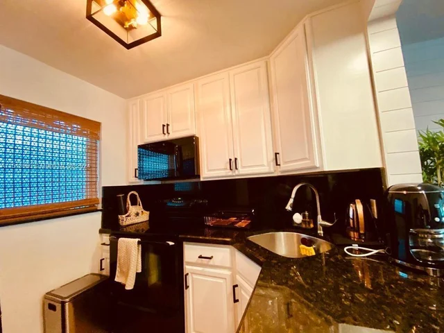 325 Ocean Dr # 408, Miami Beach FL 33139