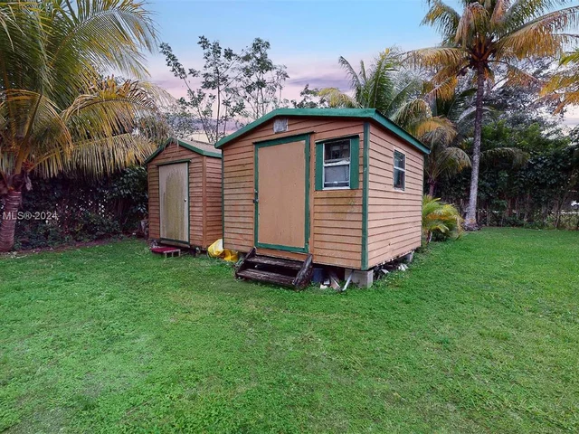 421 SW 8th Ave, Homestead FL 33030