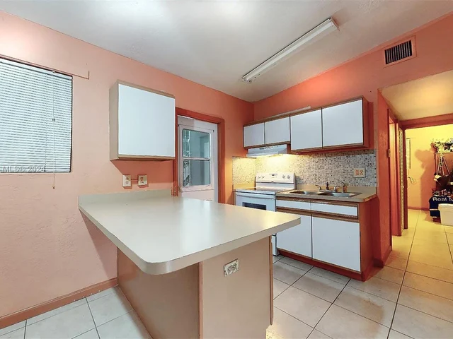 421 SW 8th Ave, Homestead FL 33030