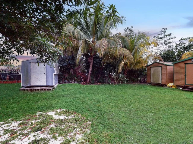 421 SW 8th Ave, Homestead FL 33030