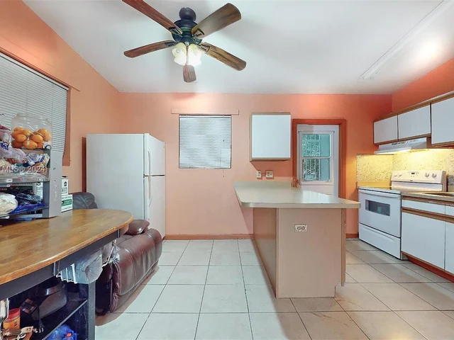 421 SW 8th Ave, Homestead FL 33030