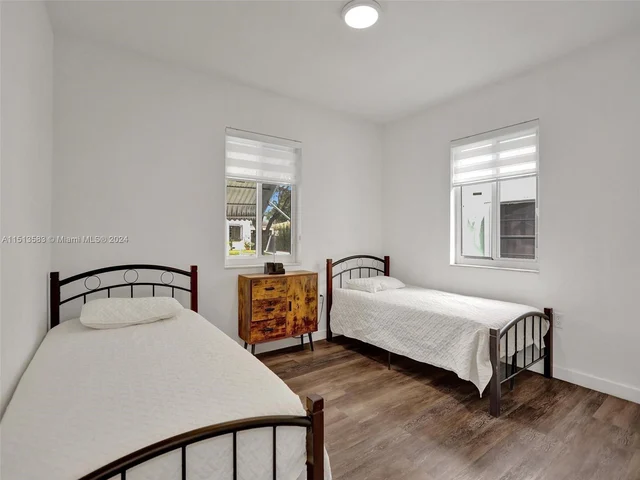 536 NW 48th St, Miami FL 33127