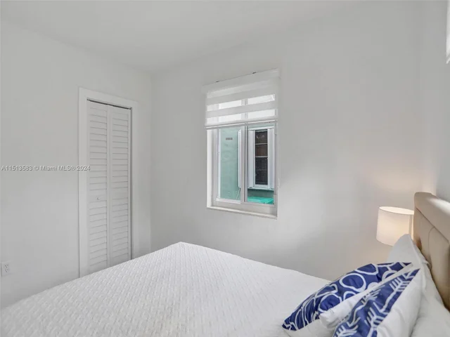 536 NW 48th St, Miami FL 33127