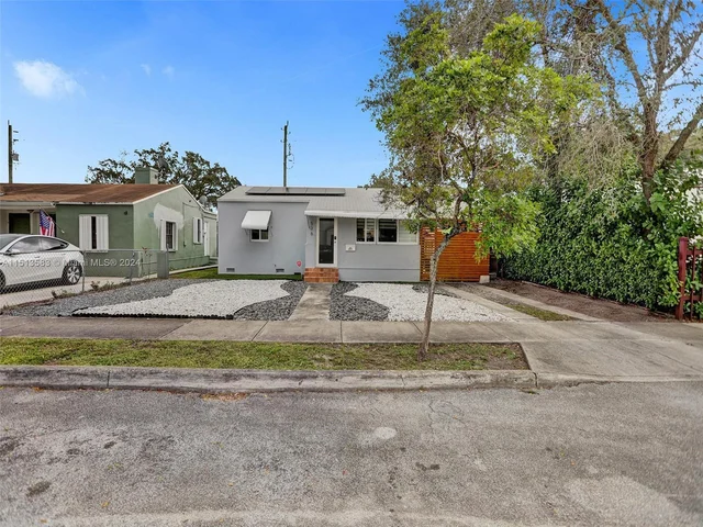 536 NW 48th St, Miami FL 33127