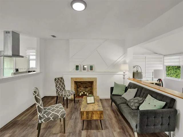 536 NW 48th St, Miami FL 33127