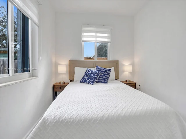 536 NW 48th St, Miami FL 33127