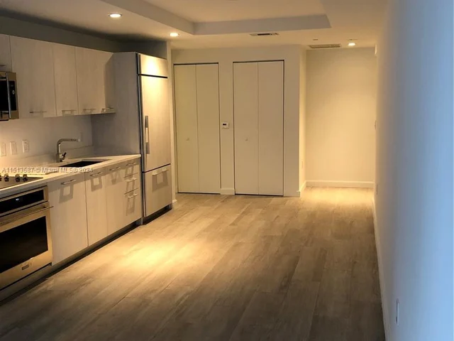 55 SW 9th St # 2209, Miami FL 33130