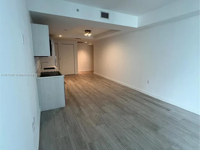 55 SW 9th St # 2209, Miami FL 33130