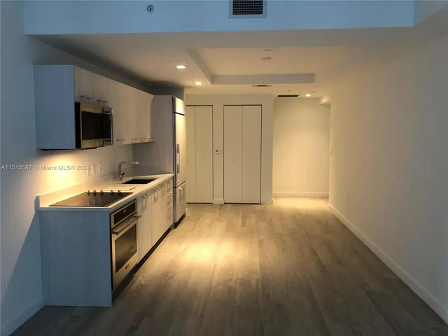 55 SW 9th St # 2209, Miami FL 33130