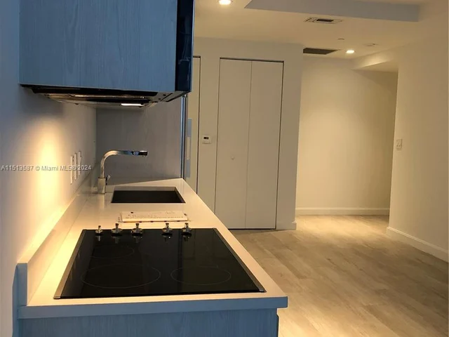 55 SW 9th St # 2209, Miami FL 33130