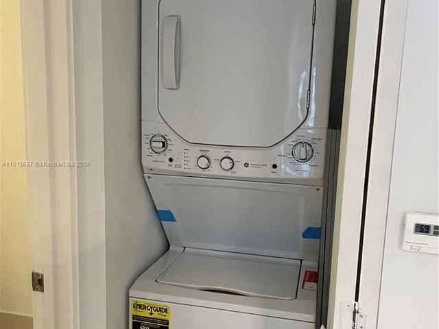 55 SW 9th St # 2209, Miami FL 33130