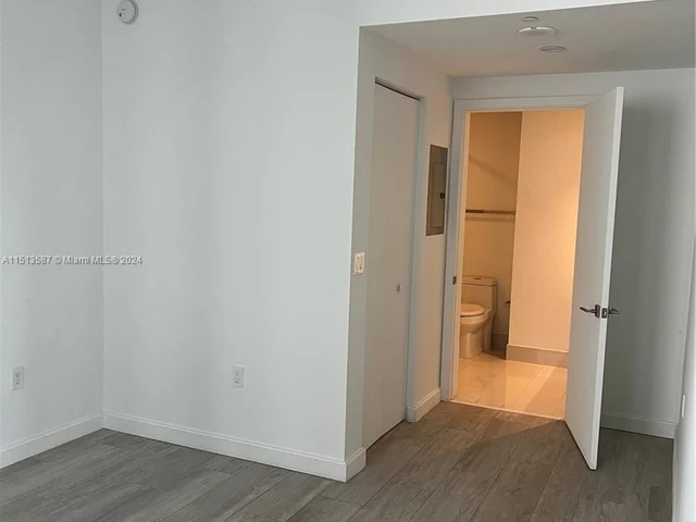 55 SW 9th St # 2209, Miami FL 33130