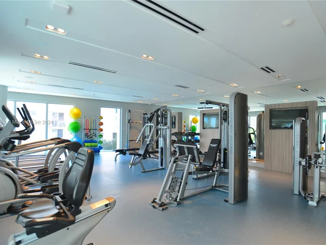 1600 SW 1 AVE # 412, Miami FL 33129