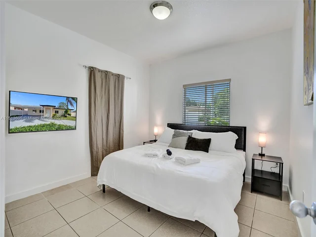 12031 NW 5th Ave # 1, Miami FL 33168