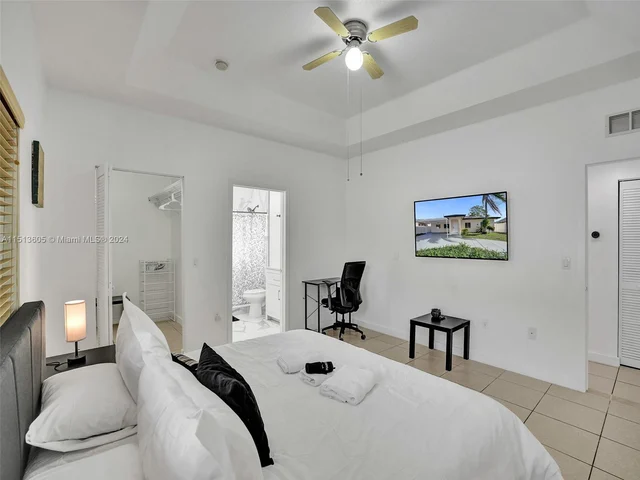 12031 NW 5th Ave # 1, Miami FL 33168