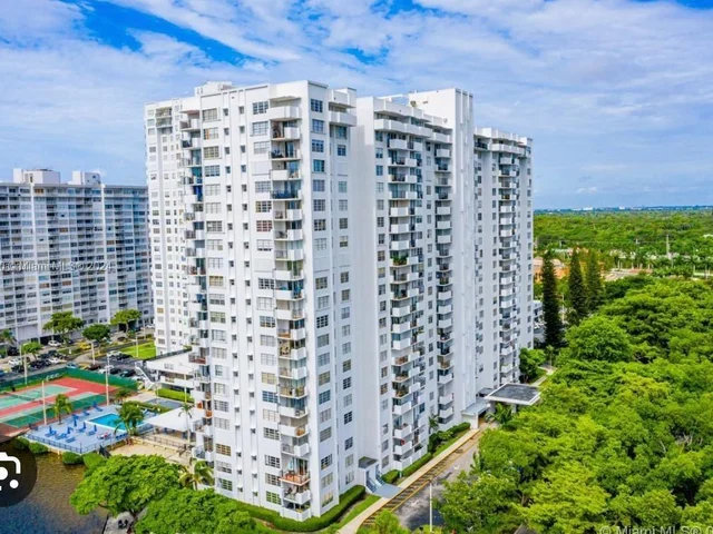 2750 NE 183rd St # 2407, Aventura FL 33160
