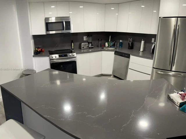 2750 NE 183rd St # 2407, Aventura FL 33160