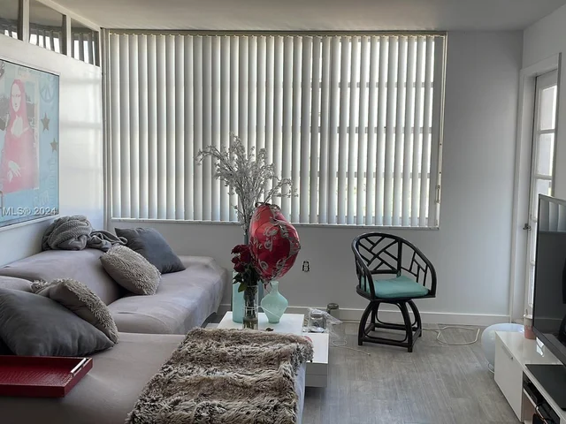 2750 NE 183rd St # 2407, Aventura FL 33160