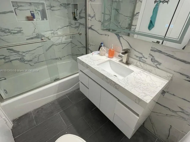 2750 NE 183rd St # 2407, Aventura FL 33160