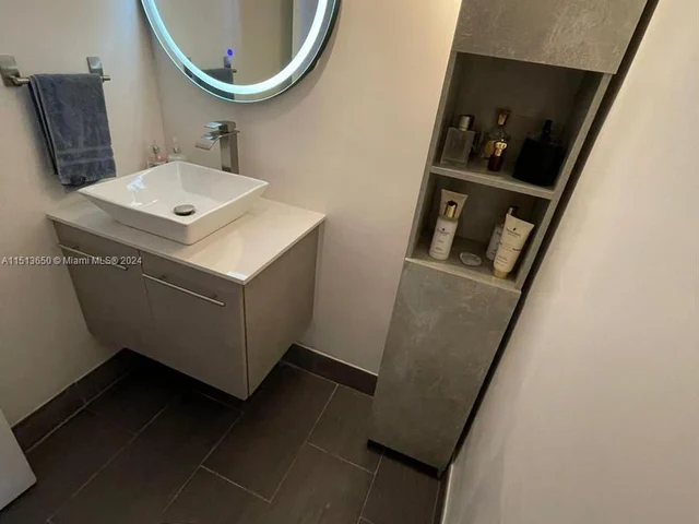 2750 NE 183rd St # 2407, Aventura FL 33160