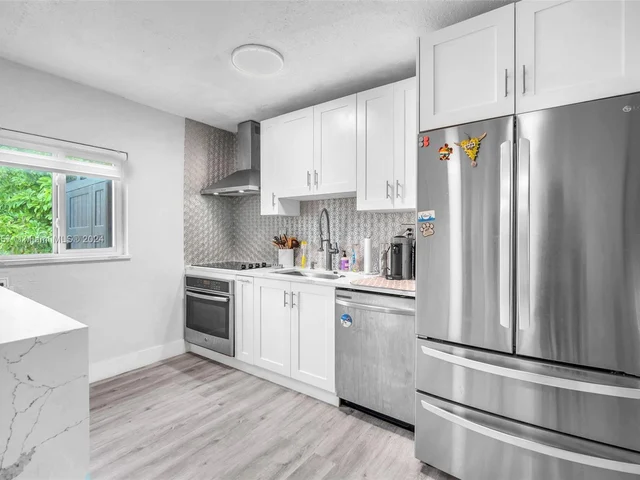 561 NE 61st St, Oakland Park FL 33334