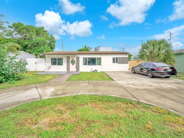 561 NE 61st St, Oakland Park FL 33334