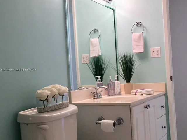 1901 Brickell Ave # B911, Miami FL 33129