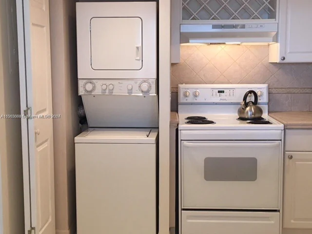 1901 Brickell Ave # B911, Miami FL 33129