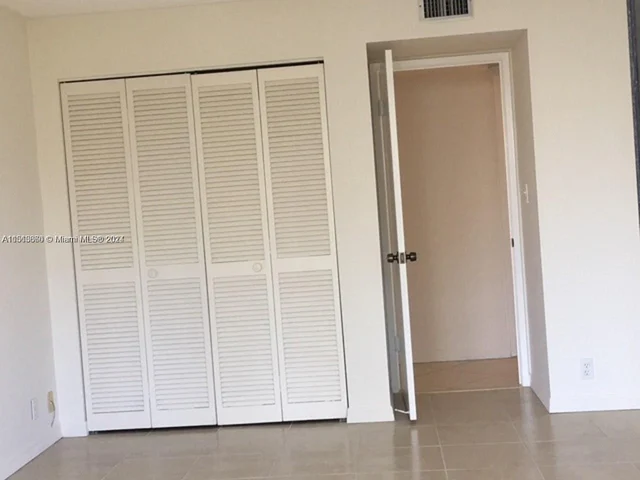 1901 Brickell Ave # B911, Miami FL 33129