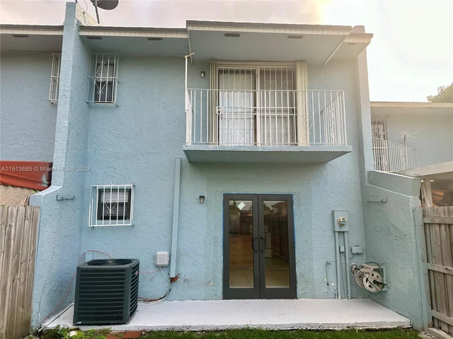 3826 SW 107th Ave # 2, Miami FL 33165