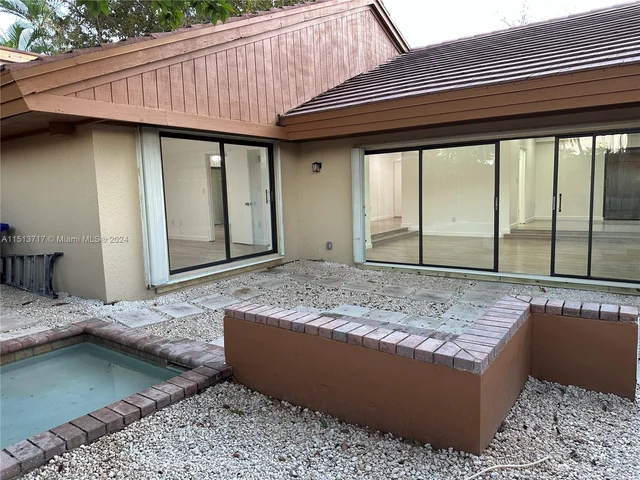 19905 NE 10th Place Way, Miami FL 33179