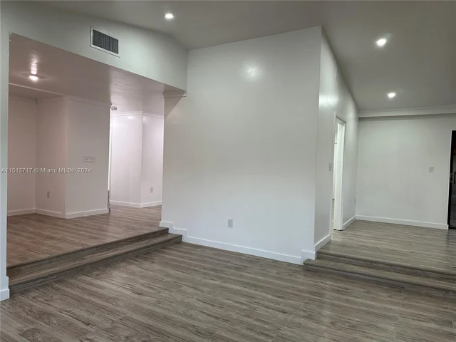 19905 NE 10th Place Way, Miami FL 33179