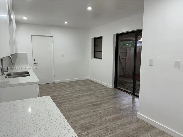 19905 NE 10th Place Way, Miami FL 33179