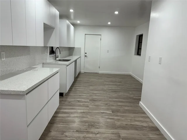 19905 NE 10th Place Way, Miami FL 33179