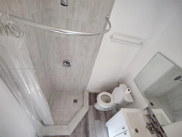 2518 Thomas St, Hollywood FL 33020