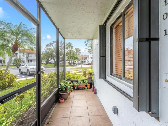 304 Racquet Club Rd # 101, Weston FL 33326