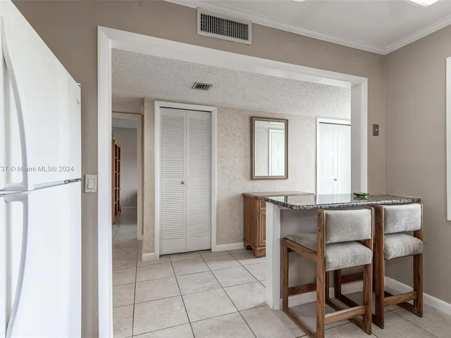 304 Racquet Club Rd # 101, Weston FL 33326