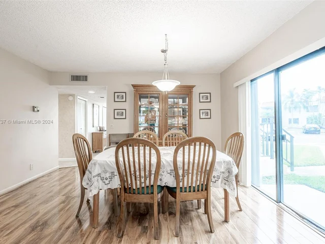 304 Racquet Club Rd # 101, Weston FL 33326