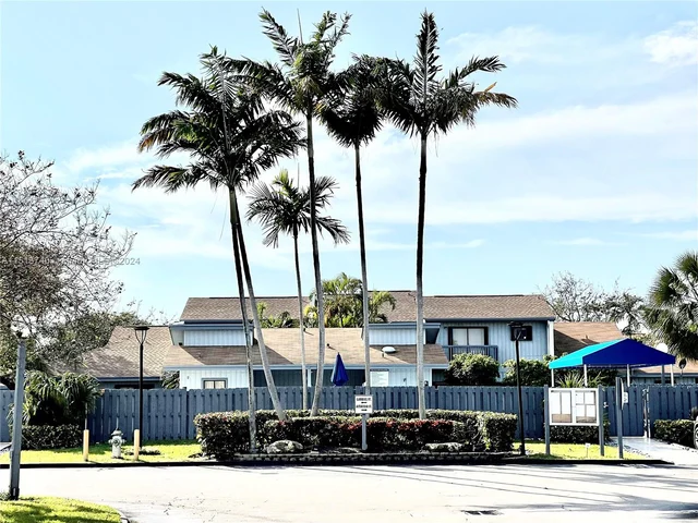 1527 Gabriel St # 1527, Hollywood FL 33020