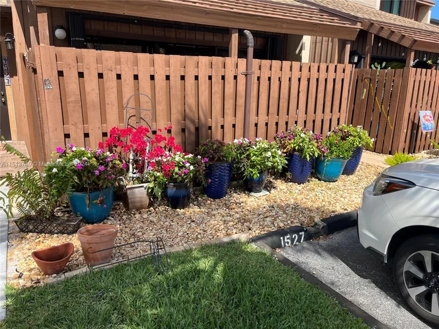 1527 Gabriel St # 1527, Hollywood FL 33020