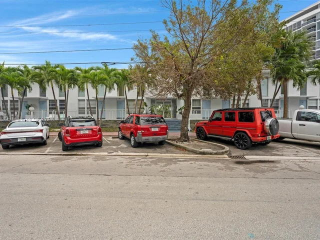 6865 Bay Dr # 11, Miami Beach FL 33141