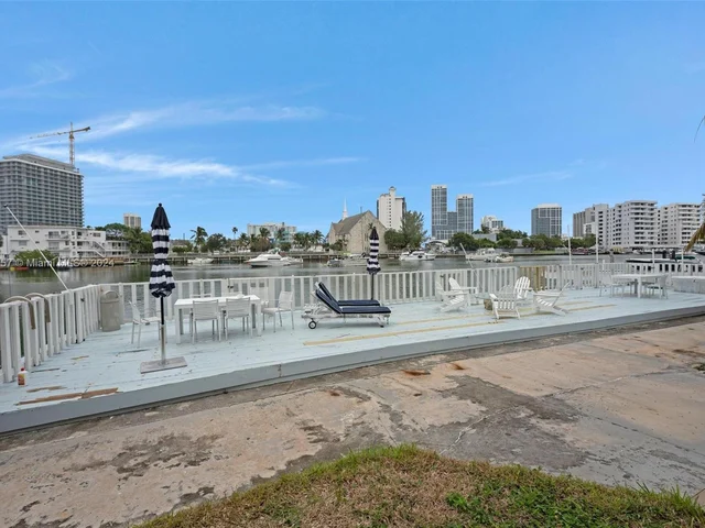 6865 Bay Dr # 11, Miami Beach FL 33141