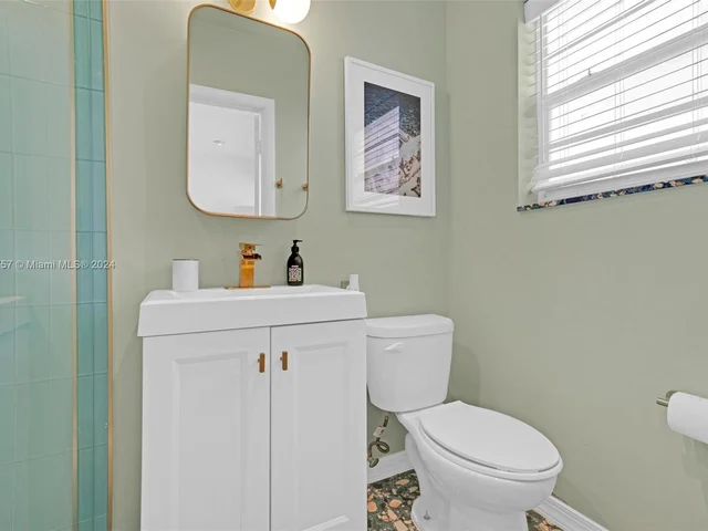 6865 Bay Dr # 11, Miami Beach FL 33141