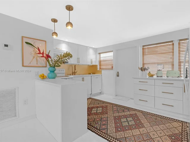 6865 Bay Dr # 11, Miami Beach FL 33141