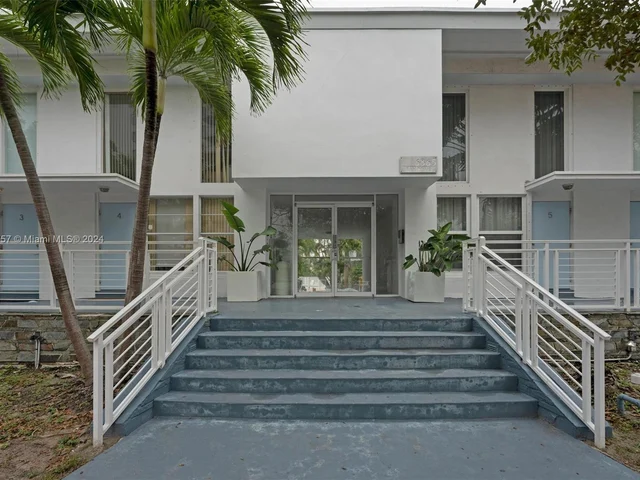 6865 Bay Dr # 11, Miami Beach FL 33141