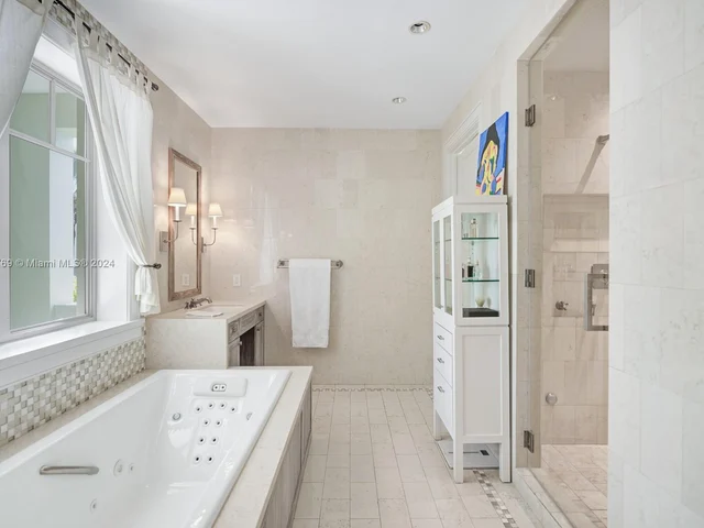 7732 Atlantic Way, Miami Beach FL 33141