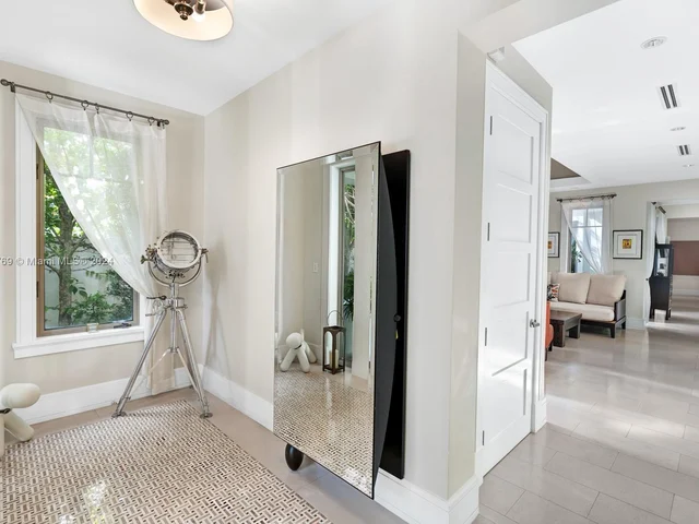 7732 Atlantic Way, Miami Beach FL 33141