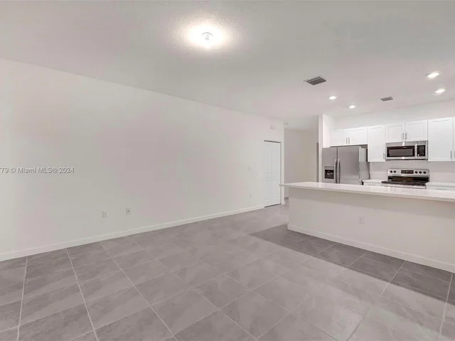 13417 SW 285th St, Homestead FL 33033