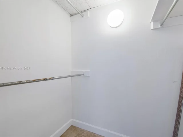 1980 S Ocean Dr # 18M, Hallandale Beach FL 33009